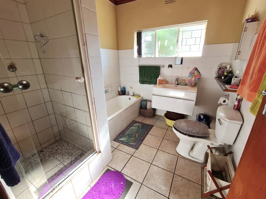 4 Bedroom Property for Sale in C Place Eastern Cape